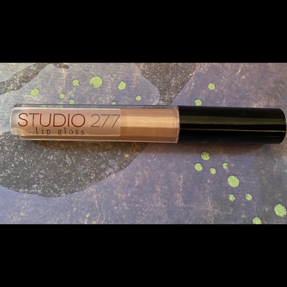 BN Studio 277 Lip Gloss (Whisper)